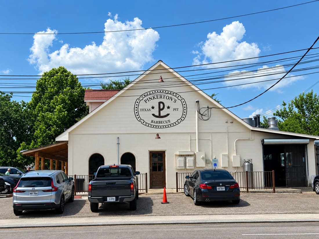 Pinkerton's BBQ in The Heights